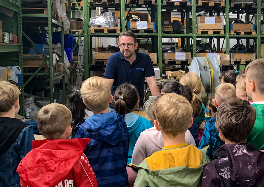 Besuch bei der Firma Scholz - Headerbild Über das Projekt Lebenswege im Robend